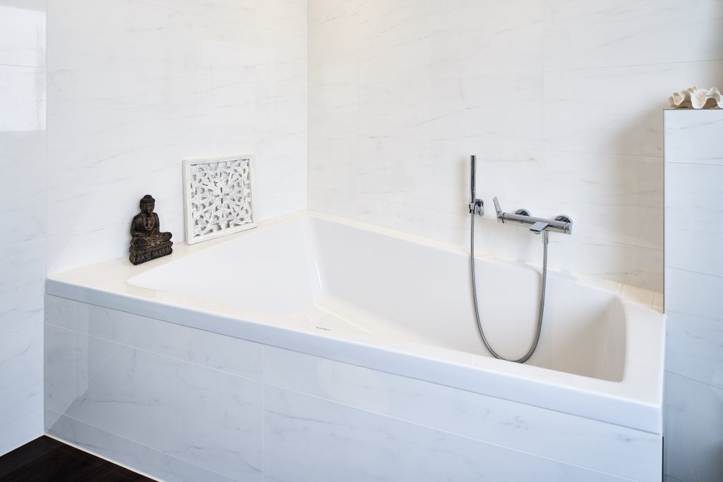 Filderbahnstraße 37 Badewanne Bild 2