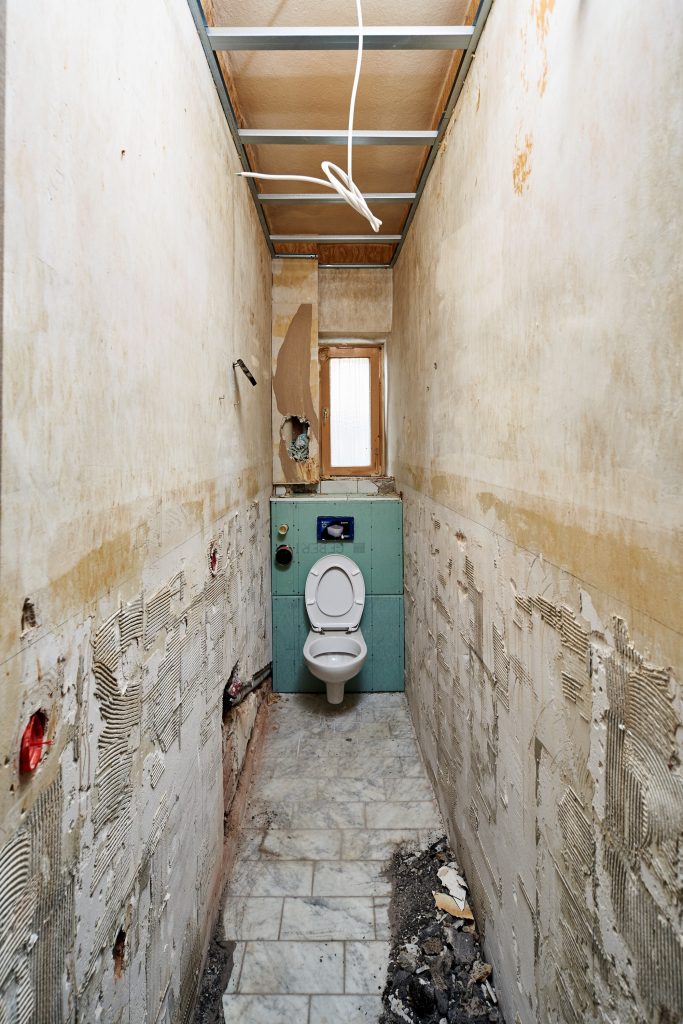 Rosenbergstraße Sanierung vorher Bild 10 Toilette