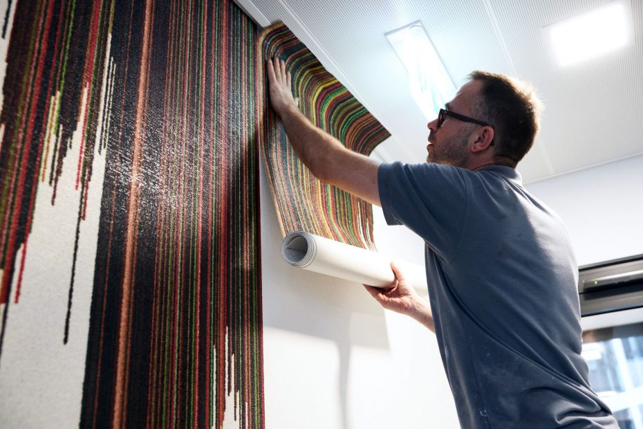 Hochwertige Tapezierarbeiten in einem modernen Stuttgarter Büro im Europaviertel 18