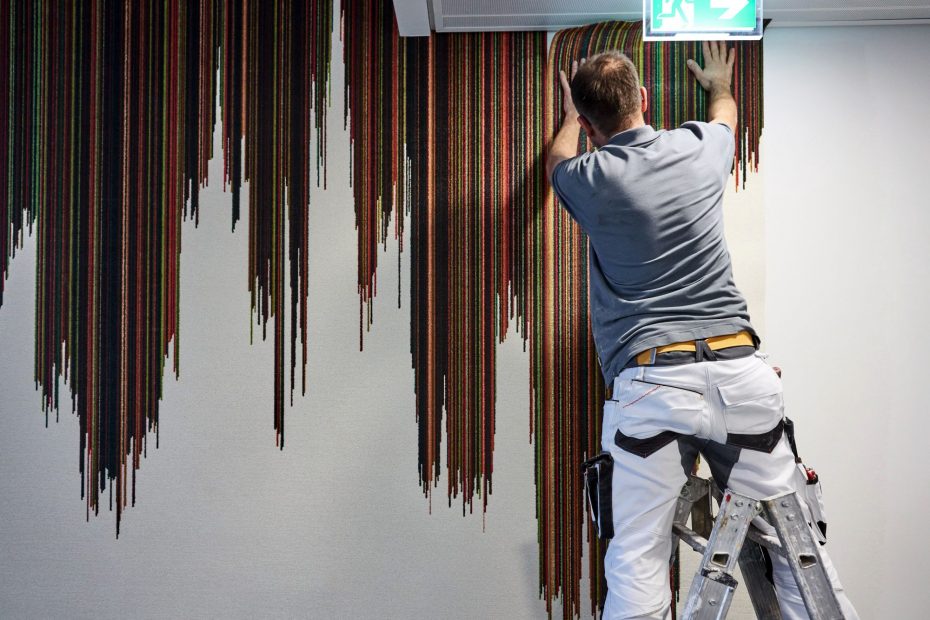 Hochwertige Tapezierarbeiten in einem modernen Stuttgarter Büro im Europaviertel 20