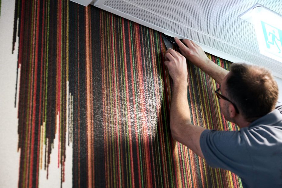 Hochwertige Tapezierarbeiten in einem modernen Stuttgarter Büro im Europaviertel 21