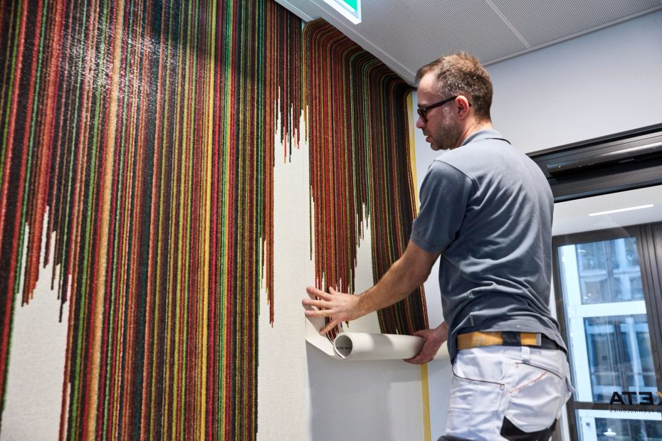 Hochwertige Tapezierarbeiten in einem modernen Stuttgarter Büro im Europaviertel 41